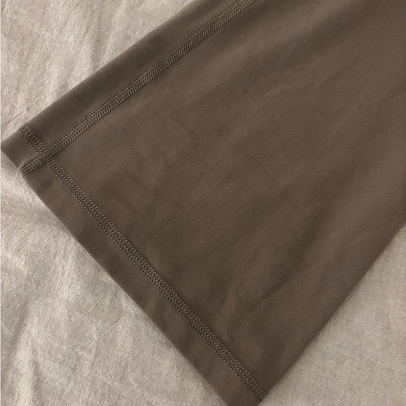 Aritzia TNAction High-Waist Flare Leggings in Taupe - Picture 5 of 5